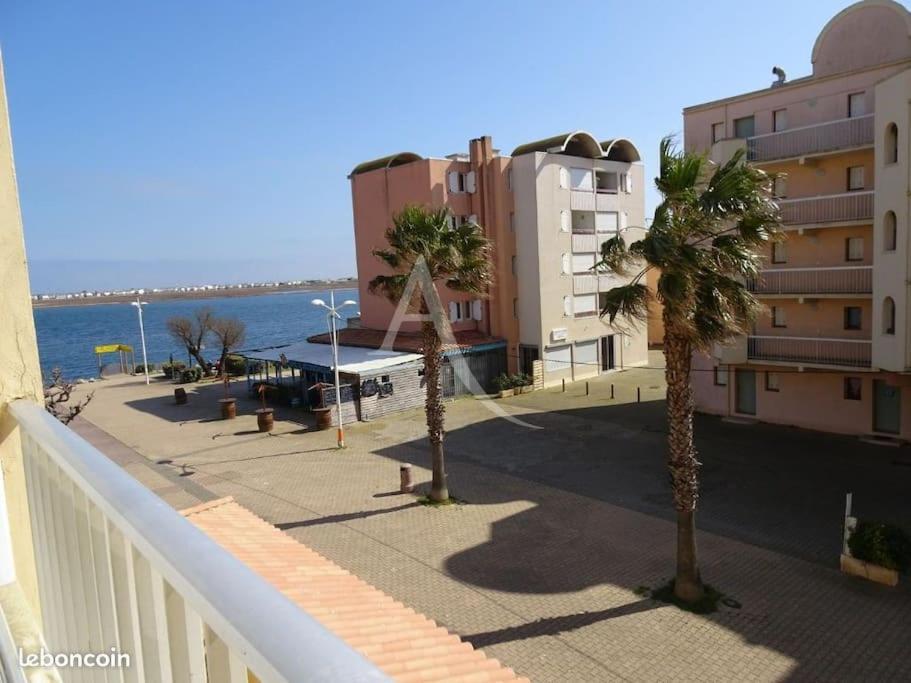 גרואיסאן Joli Appartement Avec Grande Et Belle Terrasse, Au Pied De La Plage Du Grazel! מראה חיצוני תמונה