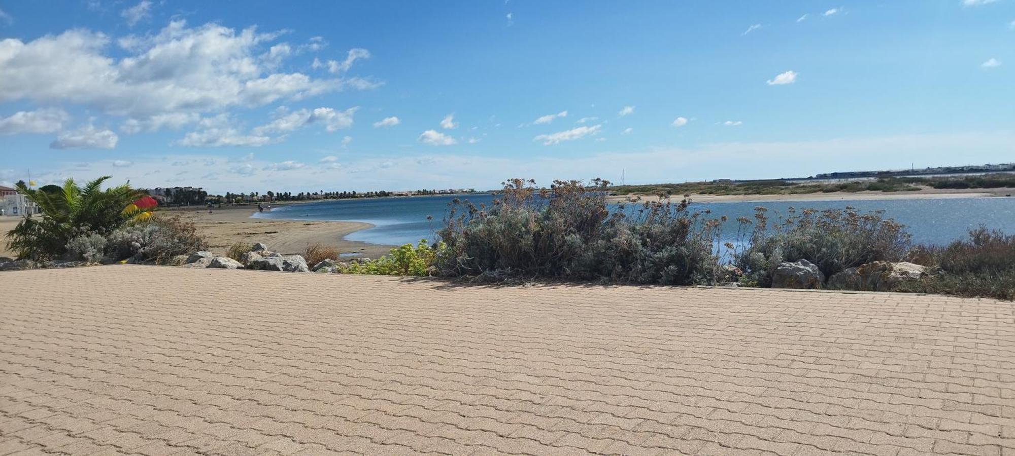 גרואיסאן Joli Appartement Avec Grande Et Belle Terrasse, Au Pied De La Plage Du Grazel! מראה חיצוני תמונה